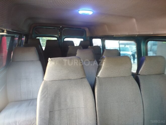 Ford Transit-9