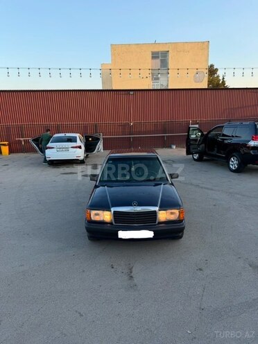 Mercedes 190-9