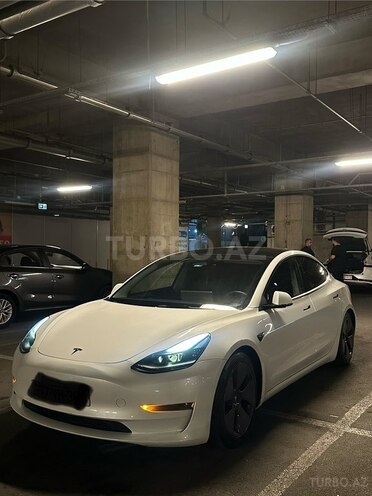 Tesla Model 3-2
