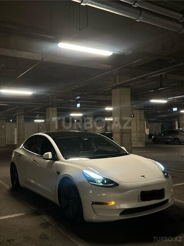Tesla Model 3-3