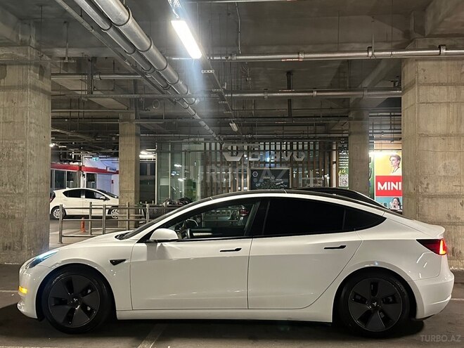 Tesla Model 3-8