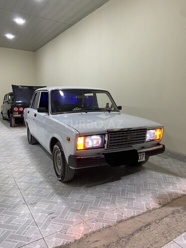 LADA (VAZ) 2107-1