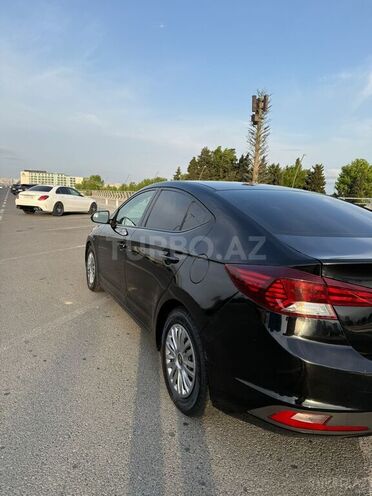 Hyundai Elantra-5