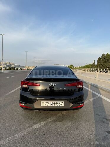 Hyundai Elantra-3