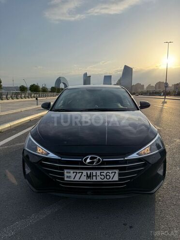 Hyundai Elantra-2