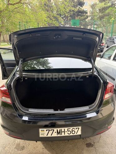 Hyundai Elantra-14