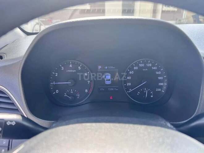 Hyundai Accent-4