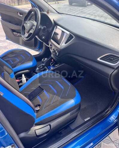 Hyundai Accent-6