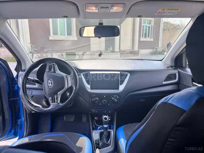 Hyundai Accent-3