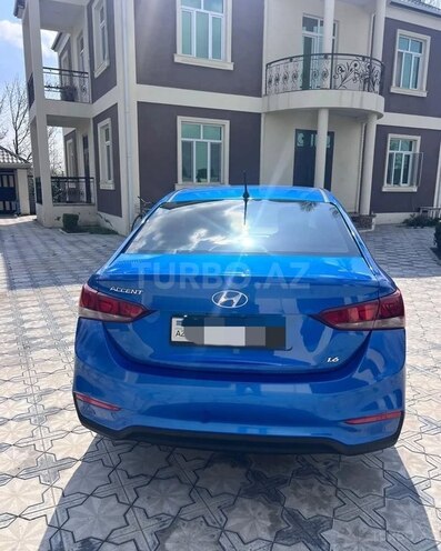 Hyundai Accent-2