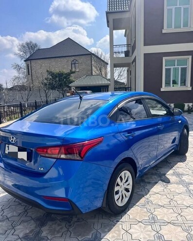 Hyundai Accent-8