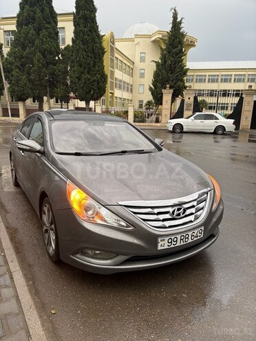 Hyundai Sonata-1