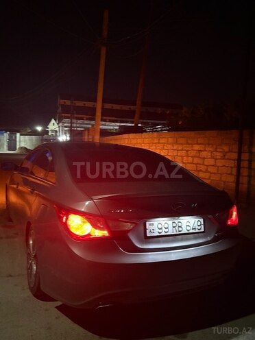 Hyundai Sonata-5