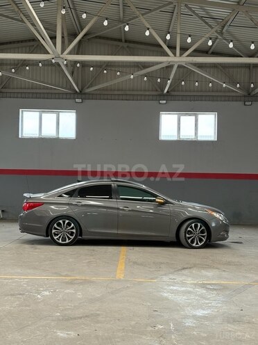 Hyundai Sonata-13
