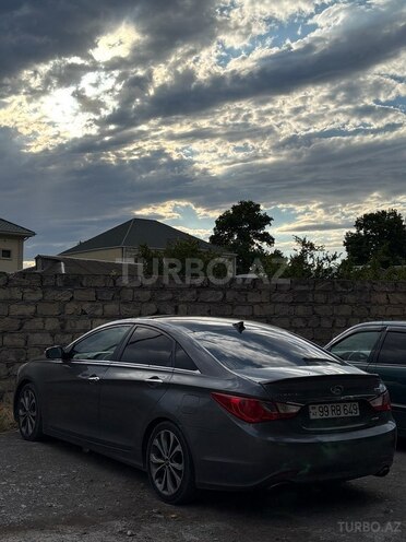 Hyundai Sonata-8