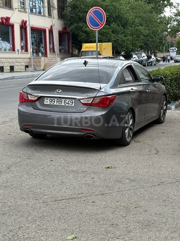 Hyundai Sonata-10