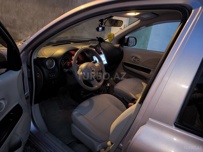 Nissan March-2