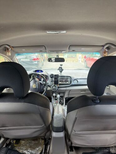 Honda Insight-8