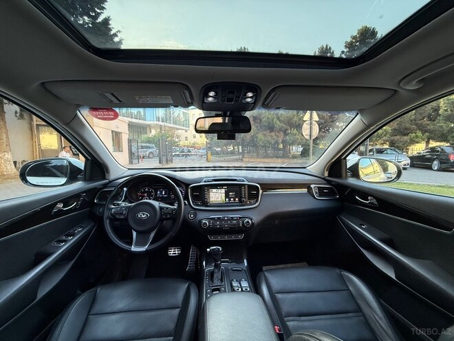 Kia Sorento-13
