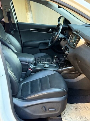 Kia Sorento-16