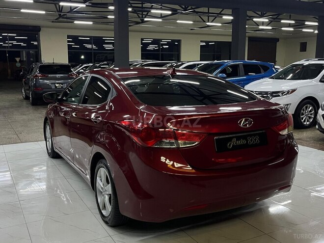 Hyundai Elantra-5