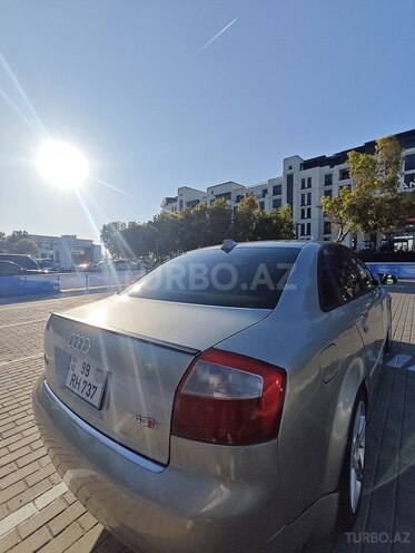 Audi A4-2