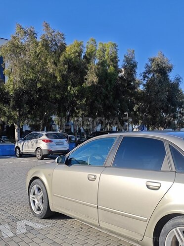 Audi A4-13