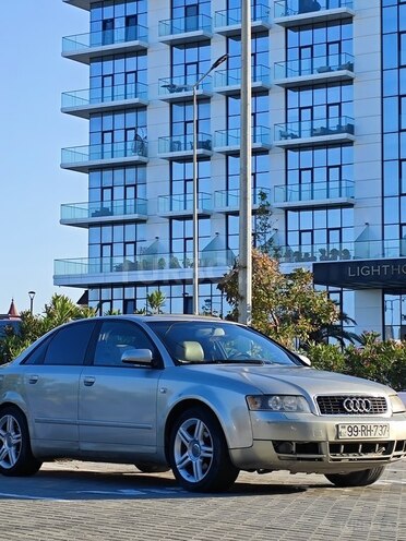 Audi A4-1