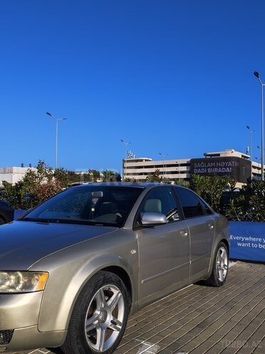 Audi A4-9