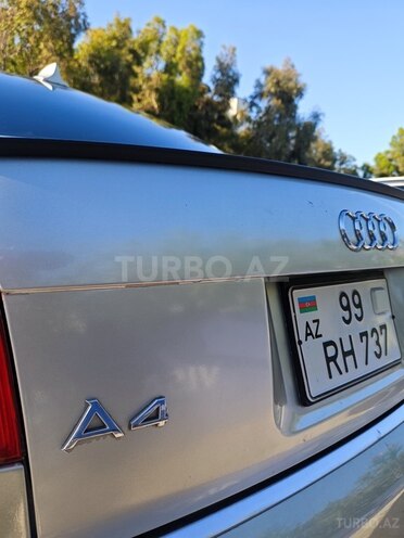 Audi A4-3