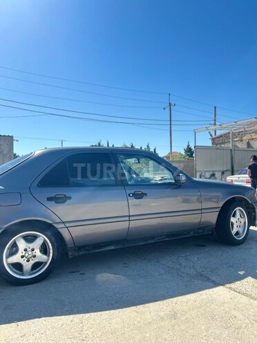 Mercedes C 180-7