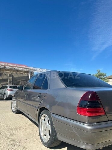 Mercedes C 180-4