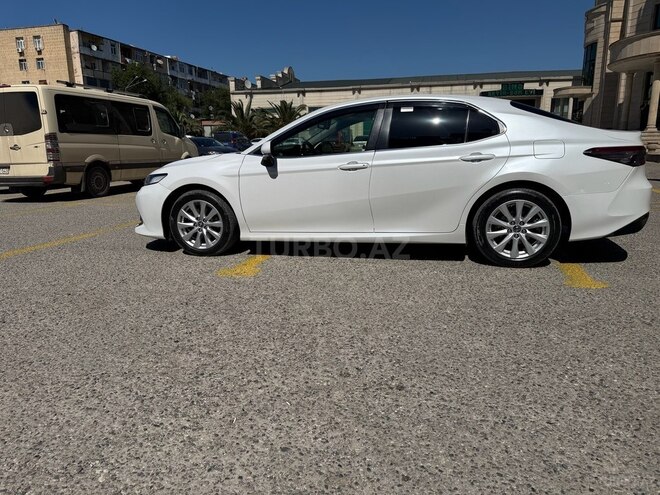 Toyota Camry-5
