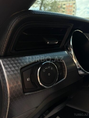 Ford Mustang-18