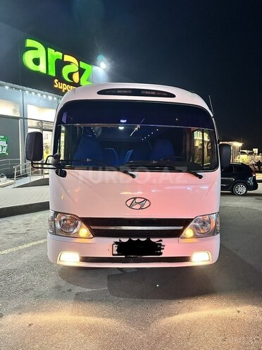 Hyundai County-1