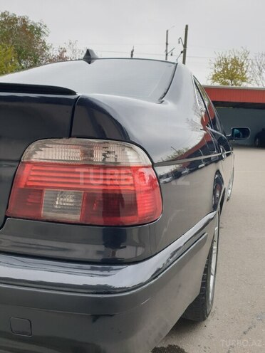 BMW 528-4