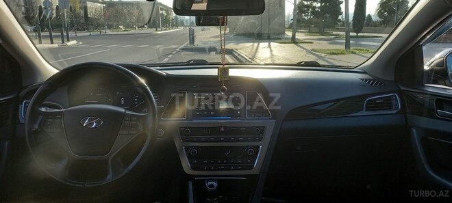 Hyundai Sonata-4