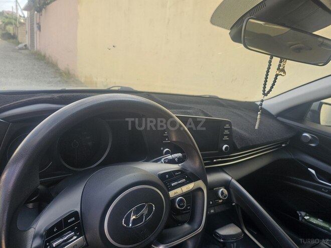 Hyundai Elantra-15