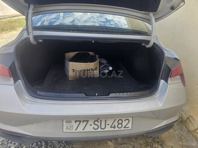 Hyundai Elantra-21