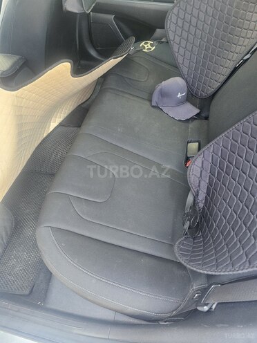 Hyundai Elantra-14