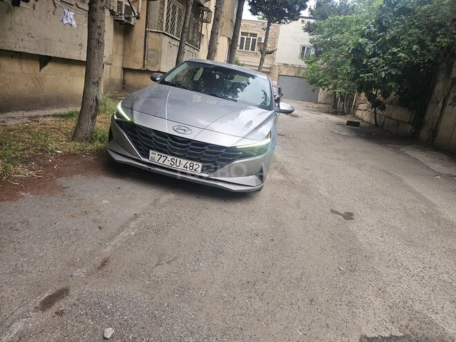 Hyundai Elantra-1