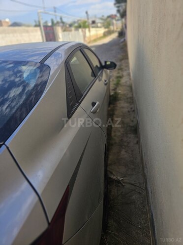 Hyundai Elantra-6