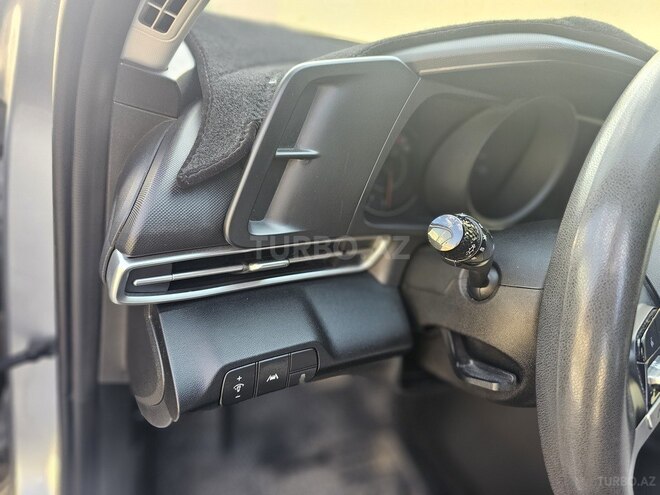 Hyundai Elantra-7