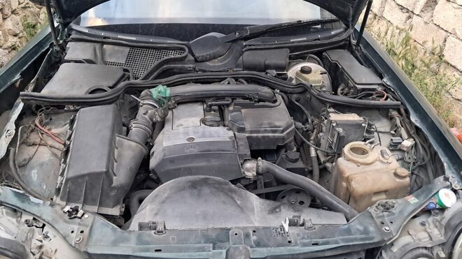 Mercedes E 230-2