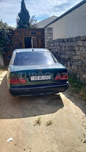 Mercedes E 230-7