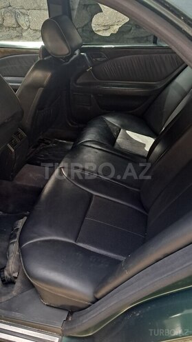 Mercedes E 230-6