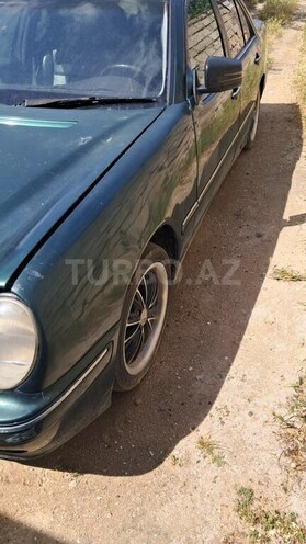 Mercedes E 230-8