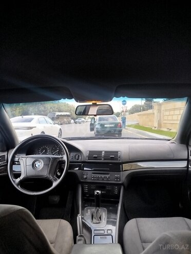 BMW 523-9