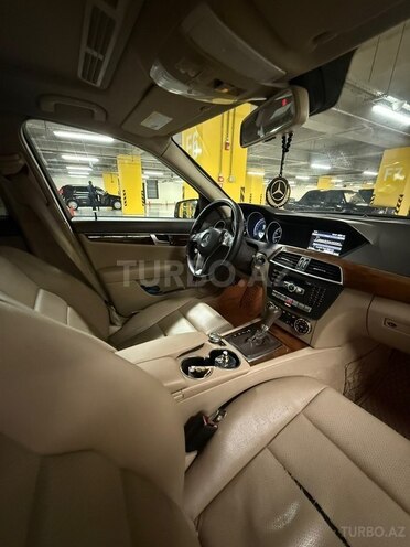 Mercedes C 250-9