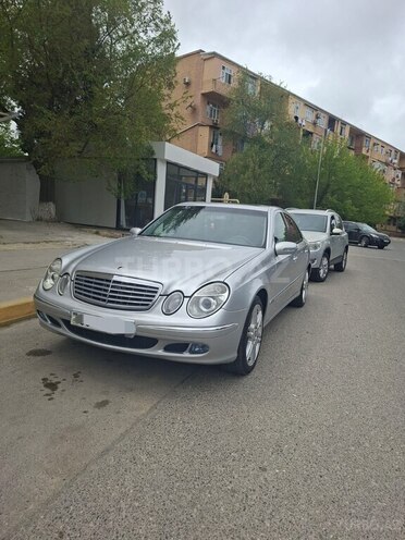 Mercedes E 240-2